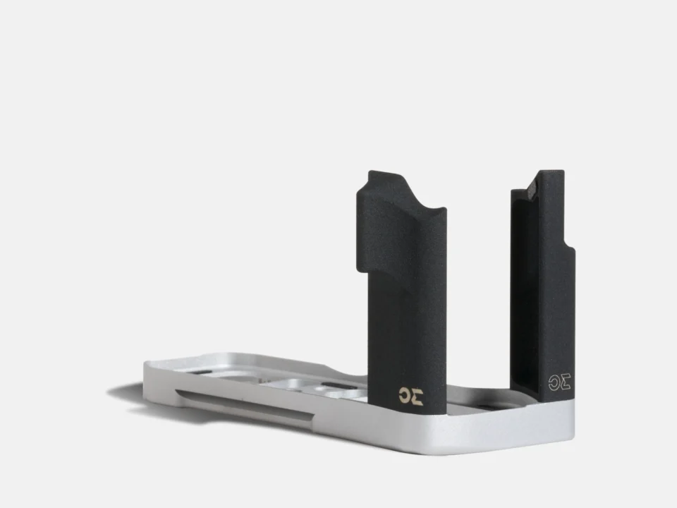 AG100RF (Black / Silver coated)