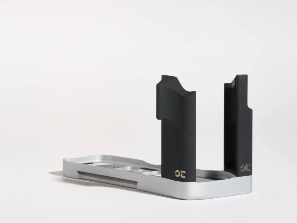 AG100RF (Black / Silver coated)