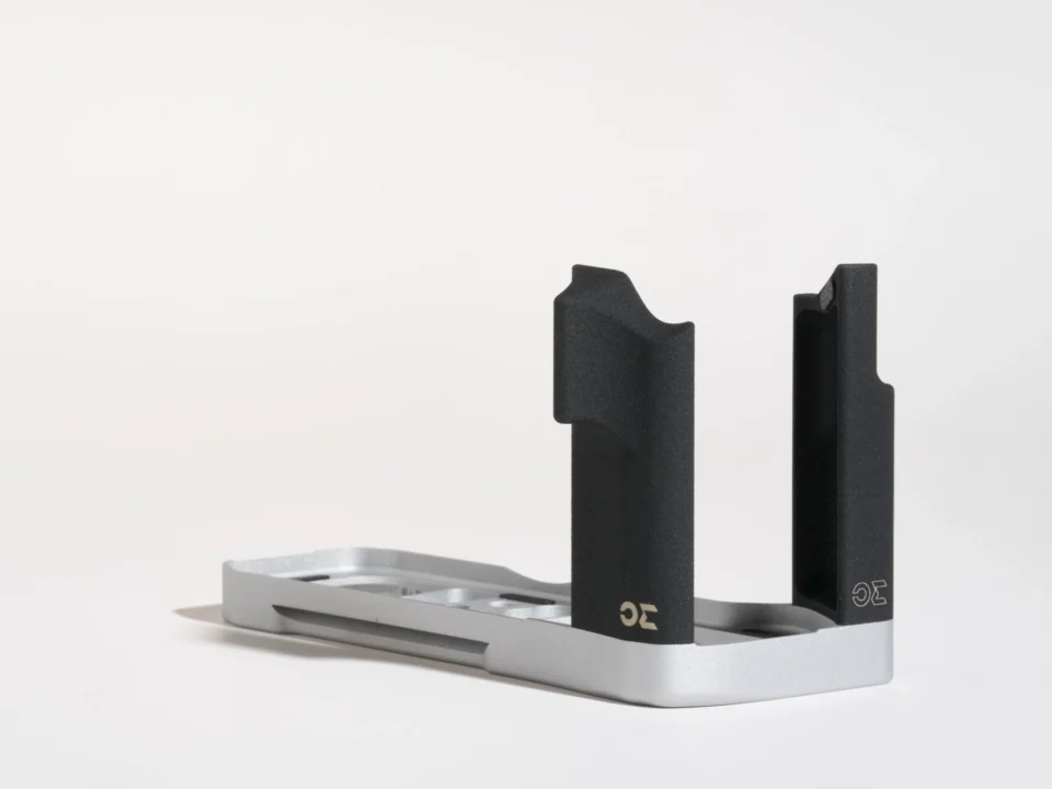 AG100RF (Black / Silver coated)