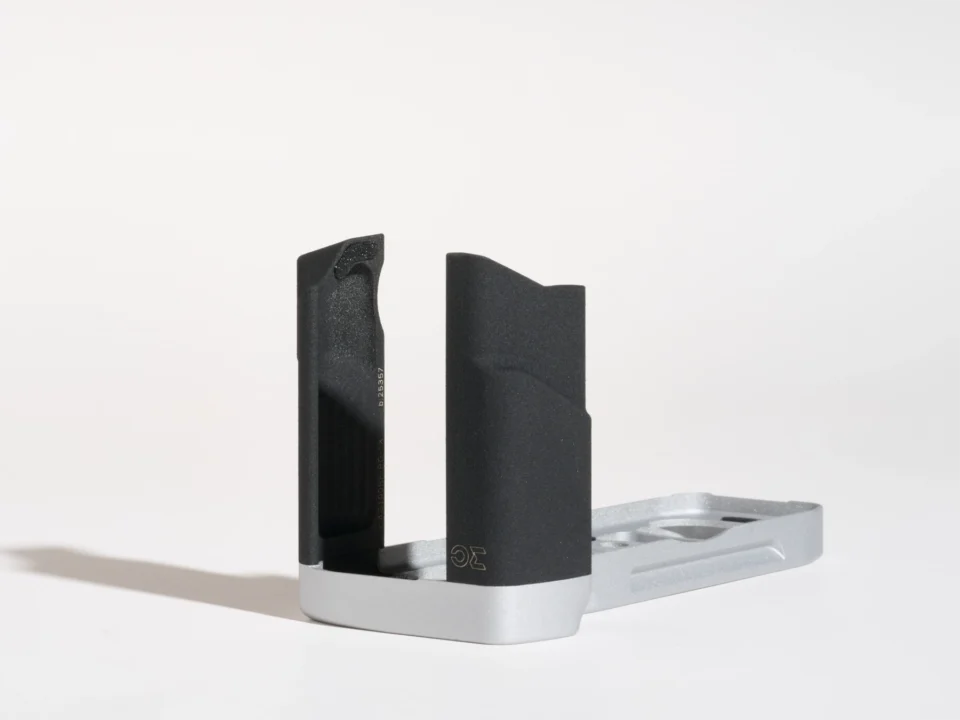 AG100RF (Black / Silver coated)